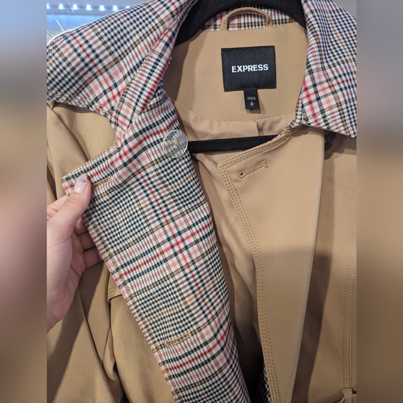 DONATED TO MAUI. - Picture 2 of 3